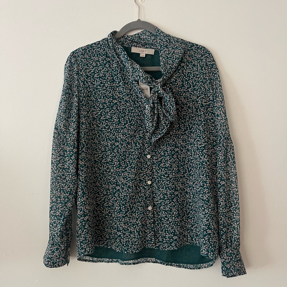 NWT Loft green printed blouse